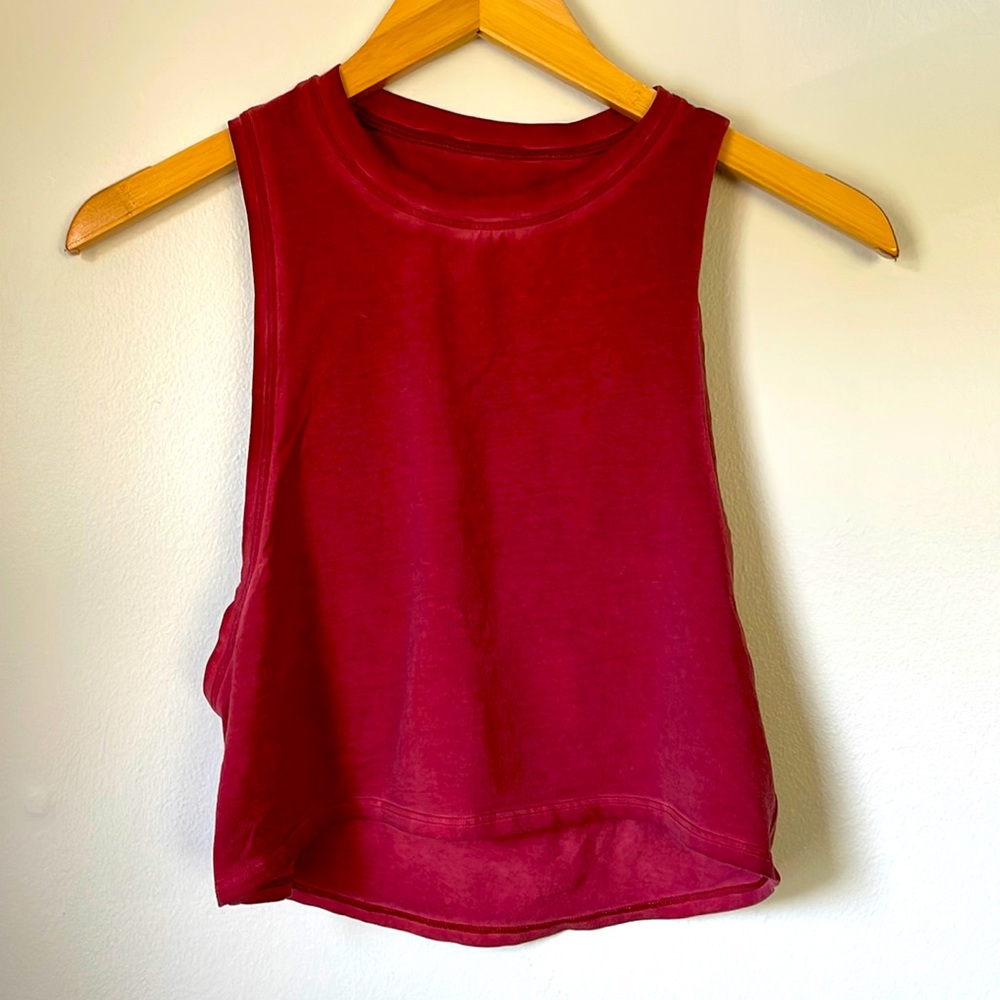 lululemon flowy crop